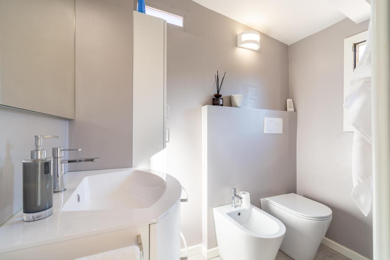 Housmart Tovaglie 9 Int 7 Apartment Bologna Bagian luar foto